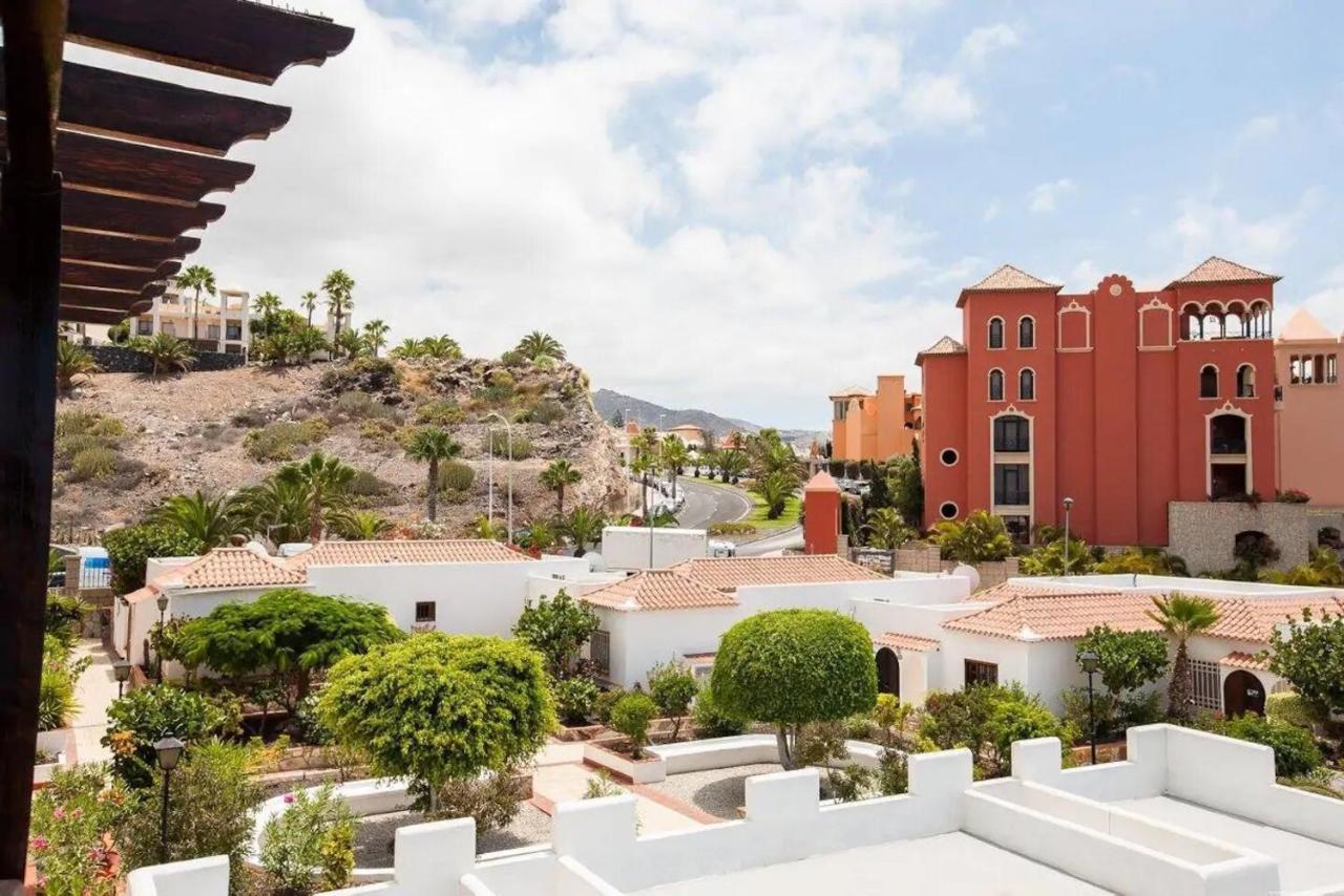 1 Bedroom Apartment For 4 People In Tenerife Costa Adeje  Bagian luar foto
