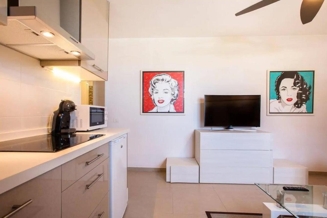 1 Bedroom Apartment For 4 People In Tenerife Costa Adeje  Bagian luar foto