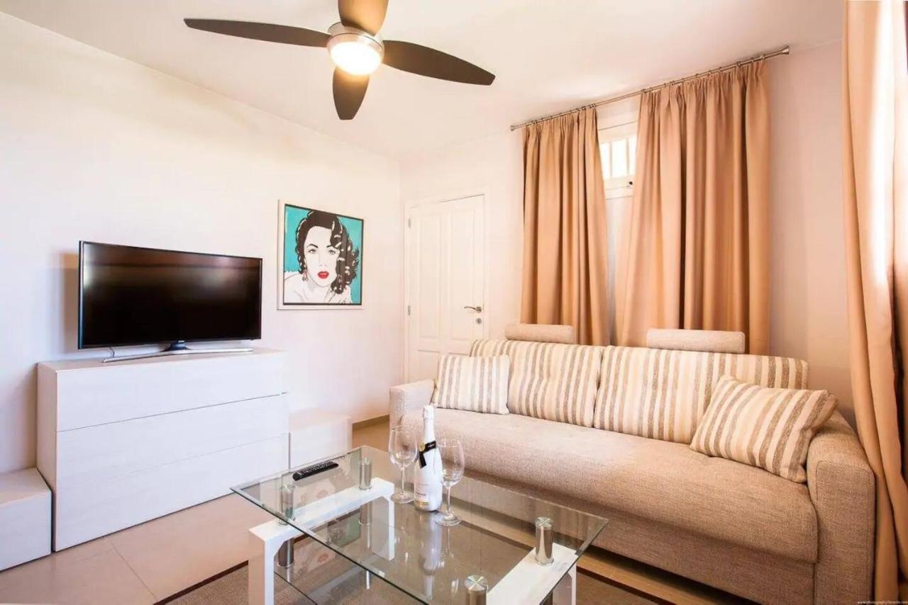1 Bedroom Apartment For 4 People In Tenerife Costa Adeje  Bagian luar foto