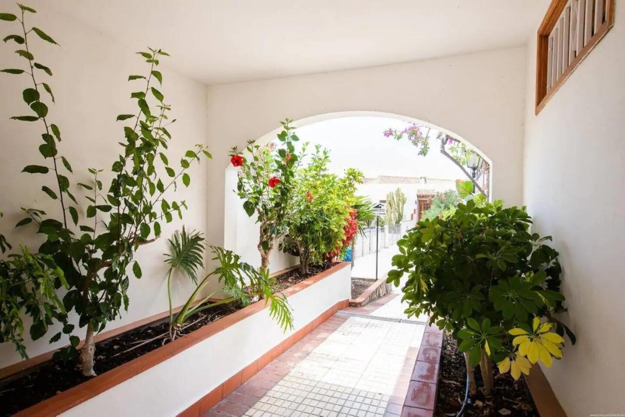1 Bedroom Apartment For 4 People In Tenerife Costa Adeje  Bagian luar foto